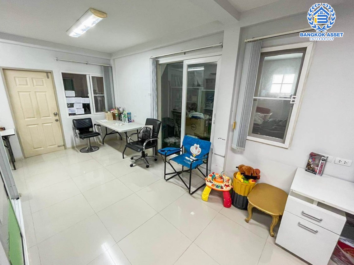 *****ทาวน์โฮมมือสองกรุงเทพฯ ม.ศุภาลัย พาร์ควิลล์ รามอินทรา #หลังมุม เนื้อที่กว้างขวางถึง 33.5 ตร.ว. ฟังก์ชัน 3 ห้องนอน 3 ห้องน้ำ 2 ที่จอดรถ แถมฟรี! 3 เครื่องปรับอากาศ 2 เครื่องทำน้ำอุ่น บนทำเลดี เชื่อมต่อรถไฟฟ้าสายสีชมพู "สถานีลาดปลาเค้า" และทางด่วน